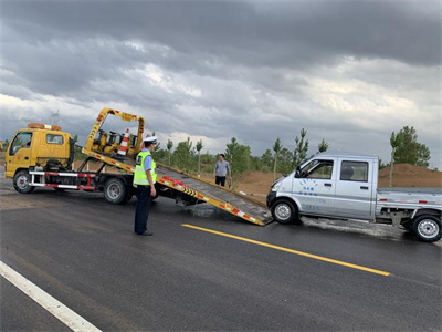 日土车辆遇故障需救援,就近道路救援电话该怎么找?